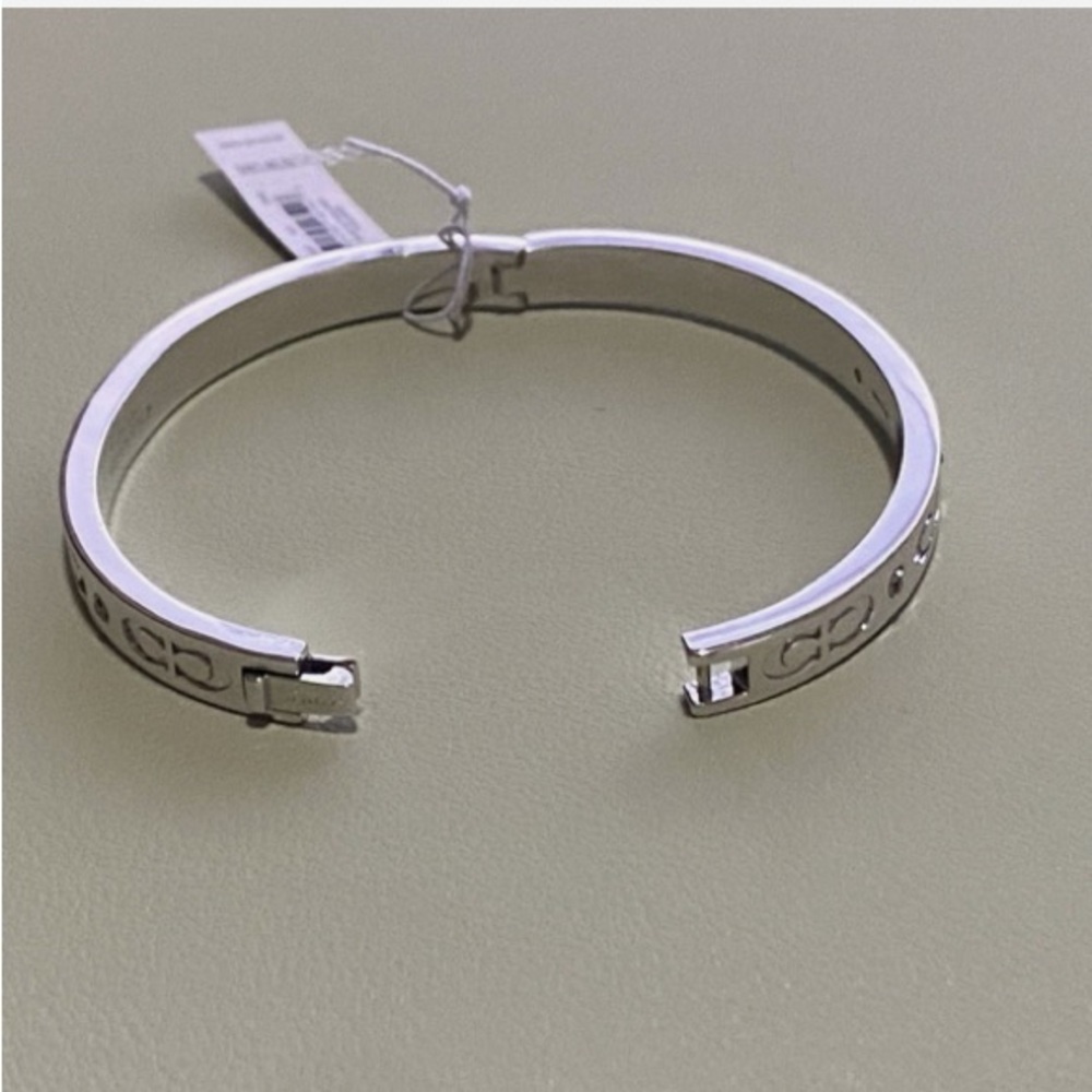 Coach Silver Kissing C Hinged Crystal Logo Bangle NWT - Picture 8 of 8